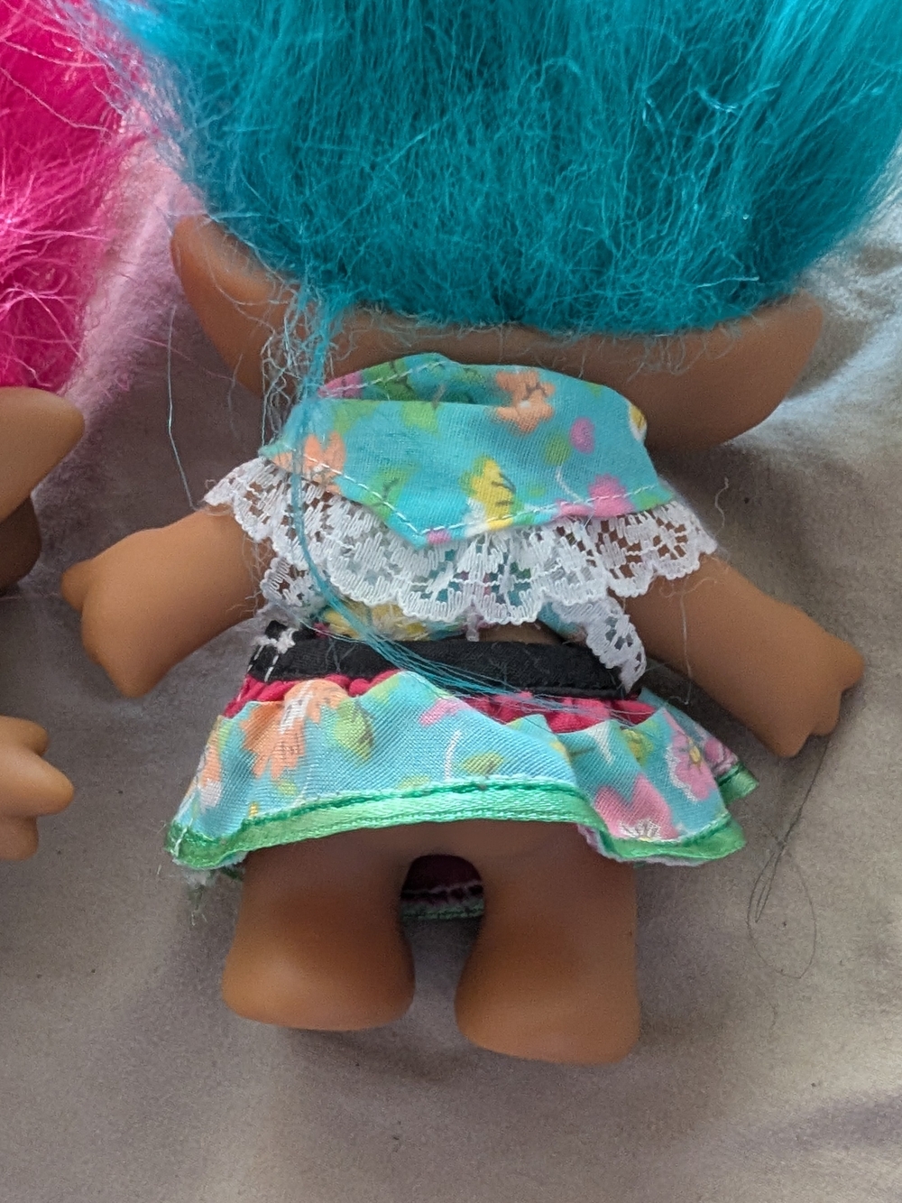 Vintage 1990s Ace Novelty Troll Doll Twin Set Pink & Blue Hair Matching Outfits - Picture 9 of 10